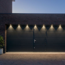 Stijlvolle afwerking van de garagedeur met ledverlichting | Brabant Deur