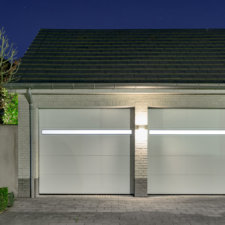garagedeur met verlicht glaspaneel | Brabant Deur